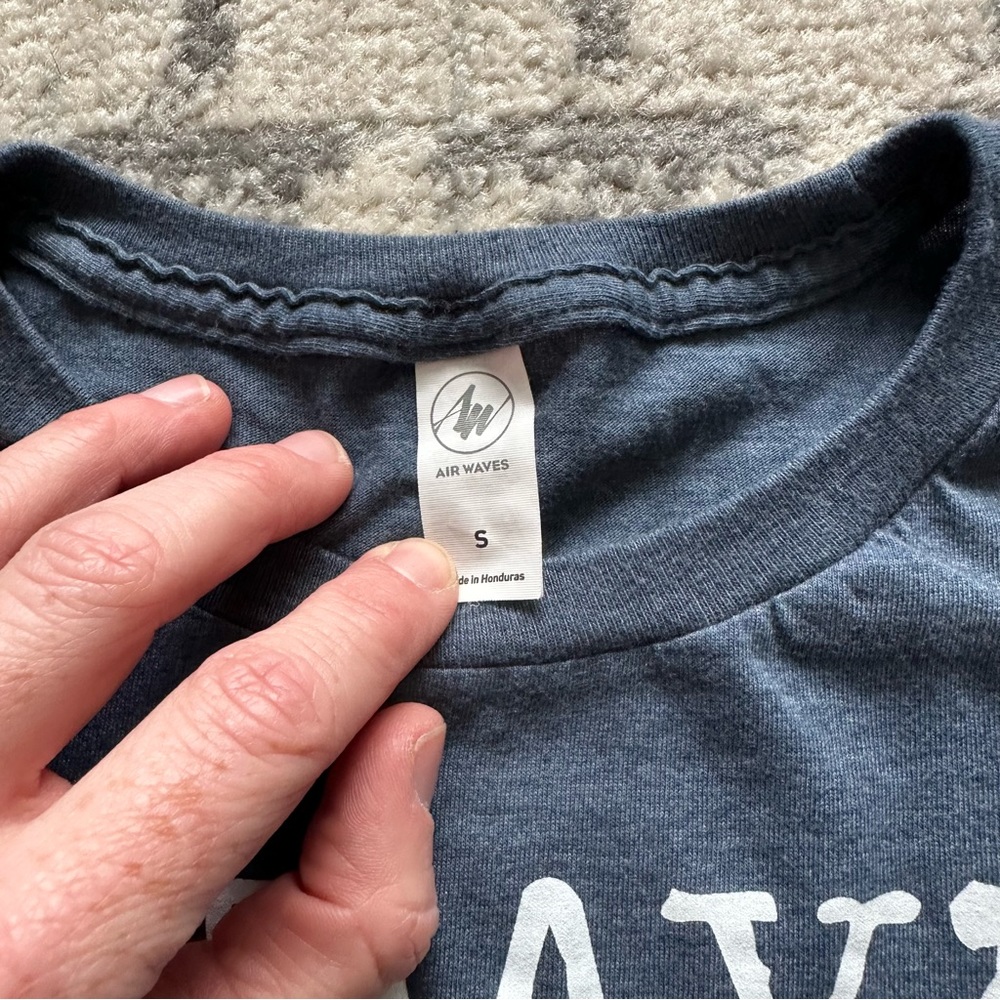 Keep The Tiny Humans Alive Short Sleeve Fitted Tee Size Small Air Waves - Picture 5 of 8